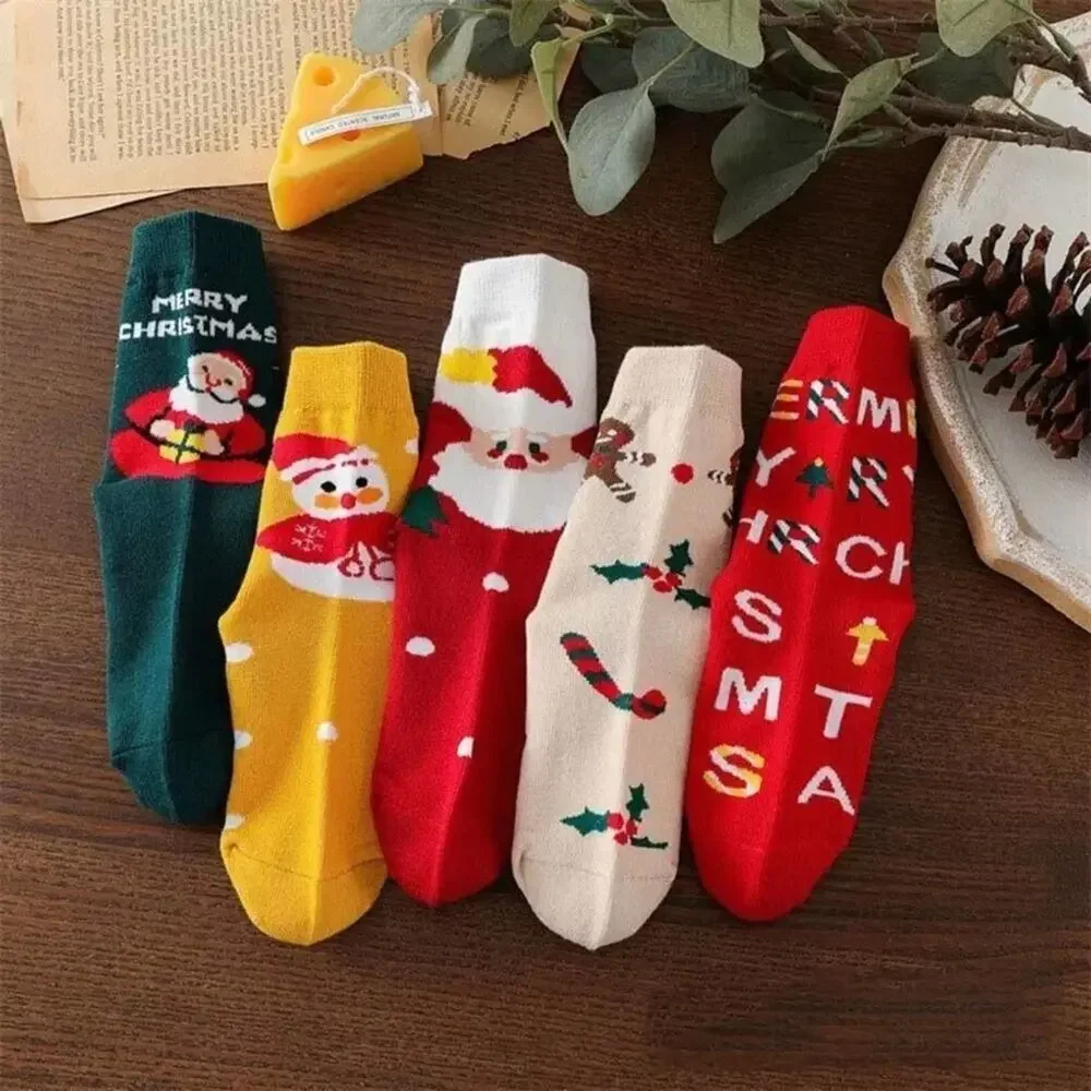 New 5 pair kid’s 4-6 Christmas socks